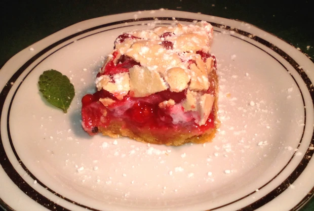 Ribiselkuchen mit Baiser