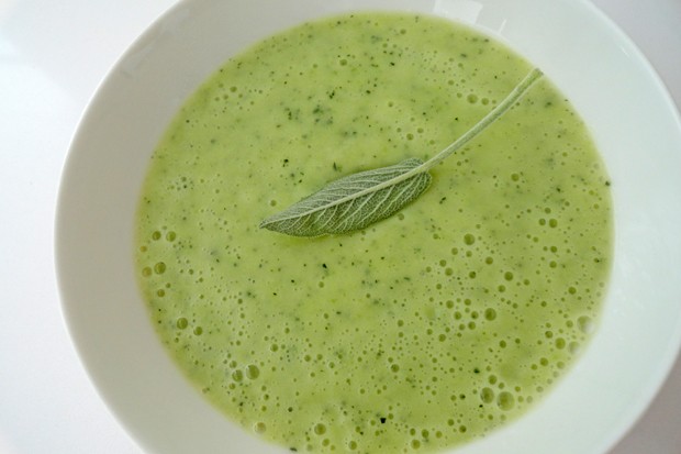 Kartoffel-Zucchini-Salbei-Suppe