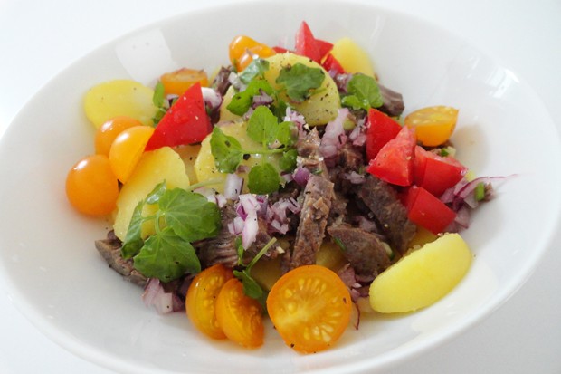 Rindfleischsalat mit Kartoffeln