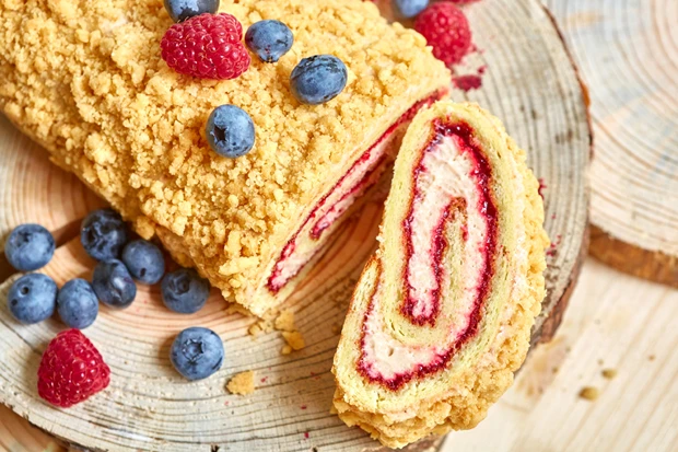 Roulade mit Puddingcreme