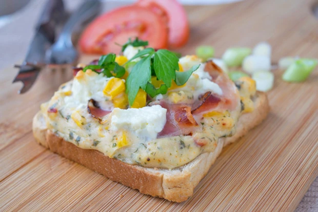 Mais-Feta-Toast