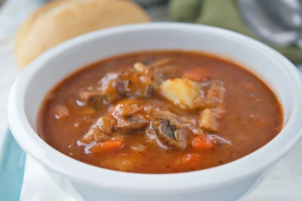 Gulaschsuppe aus dem Schnellkochtopf