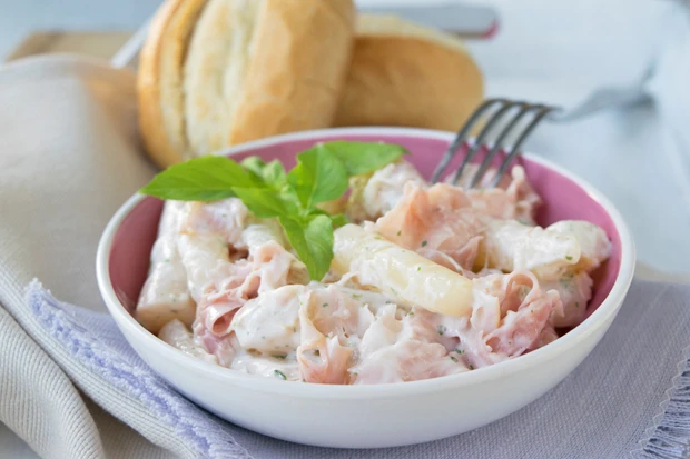 Spargelsalat mit Schinken