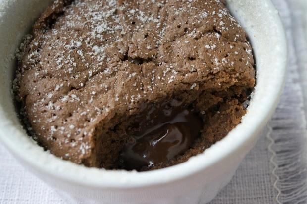 Schokoladensouffle mit fl&uuml;ssigem Kern