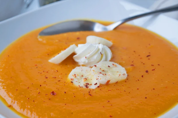Kürbis-Bananen-Suppe