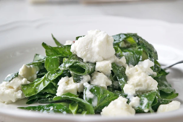 Spinatsalat mit Ziegenk&auml;se