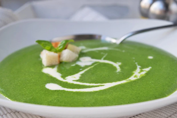 Vegane Spinatcremesuppe