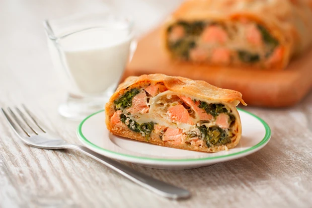 Spinatstrudel mit R&auml;ucherlachs