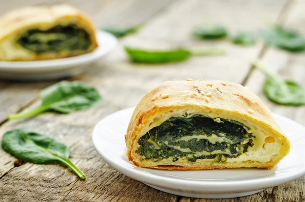 Spinatstrudel mit Ricotta