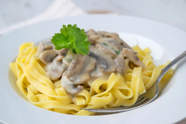 Nudeln mit Knoblauchsauce
