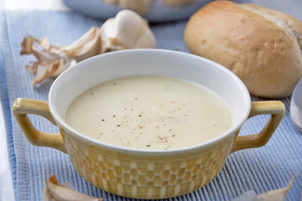 Geflügel-Knoblauch-Suppe