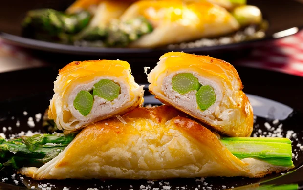 Strudel mit Spargel und Lungenbraten