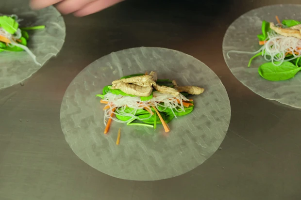Glücksrollen mit Karotten-Dip