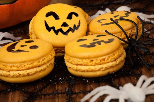 Halloween Macarons