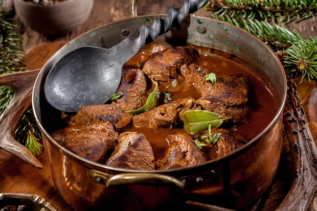 Hirschgulasch