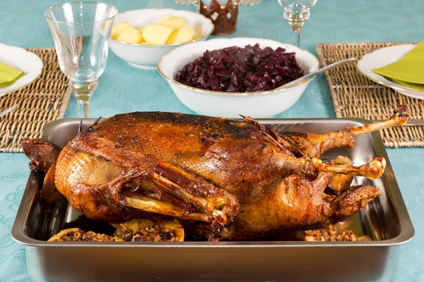 G&auml;nsebraten aus dem Backofen