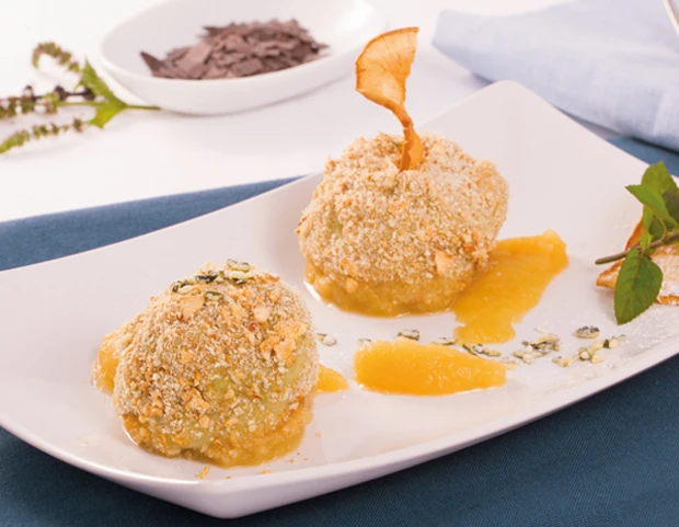 K&uuml;rbiskern&ouml;l-Nougat-Kn&ouml;del auf Apfelmus