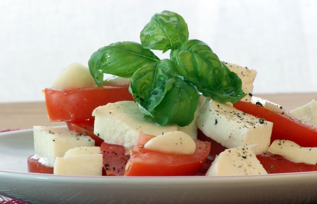 Tomaten Mozzarella Salat - Rezept