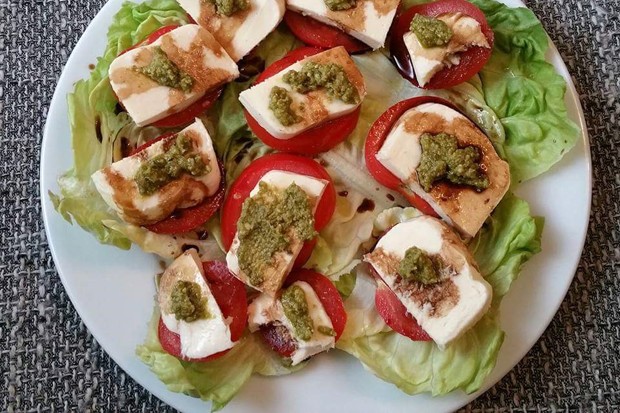 Tomaten Mozzarella Salat - Rezept