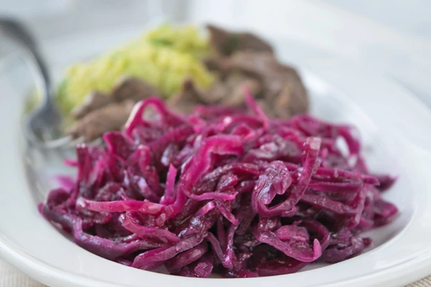 Rotkraut mit Apfel
