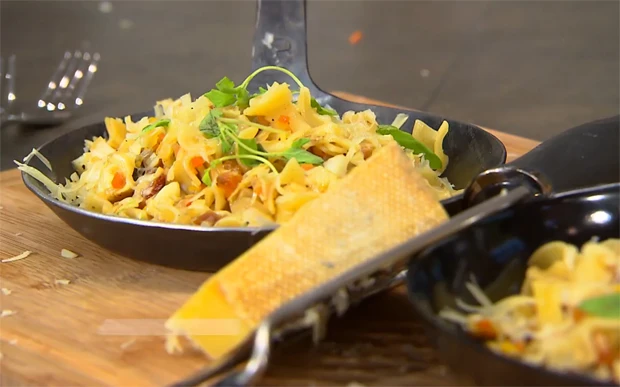 Dörrobst-Kraut-Fleckerl