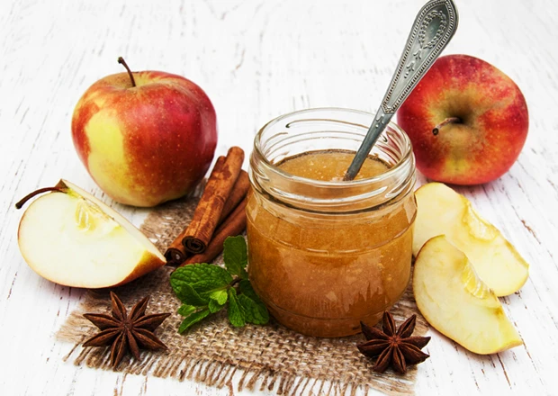 Bratapfelmarmelade mit Mandeln