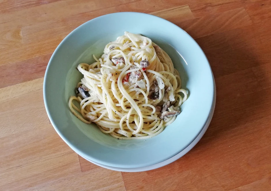 Spaghetti mit scharfer Sardinensauce