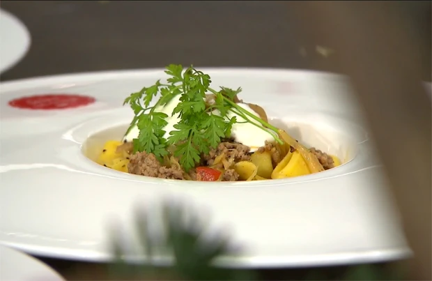 Spitzkraut-Pasta mit Faschiertem