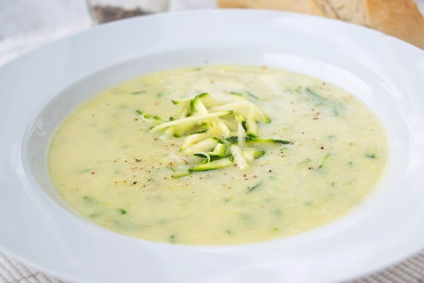 Zucchinisuppe mit Käse
