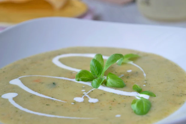 Zucchinisuppe mit Karotten