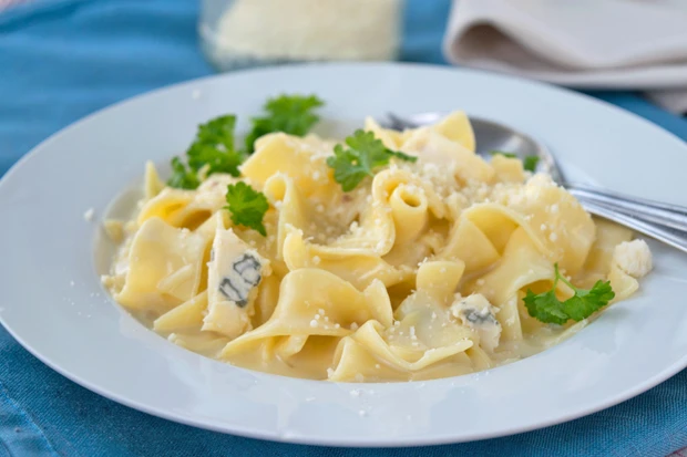 Nudeln mit Gorgonzolasauce