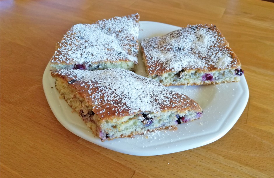 Schwarzbeerkuchen mit Topfen