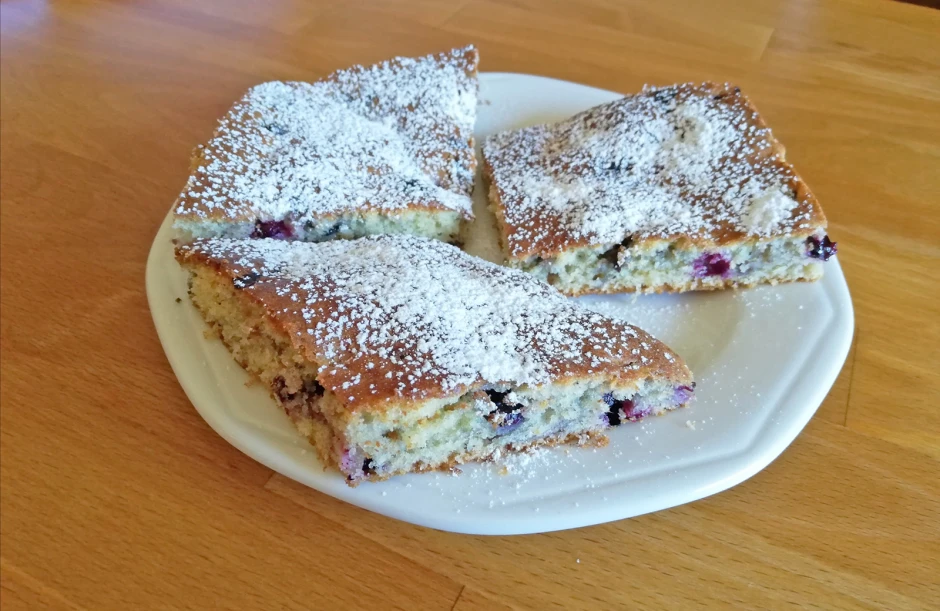 Schwarzbeerkuchen mit Topfen