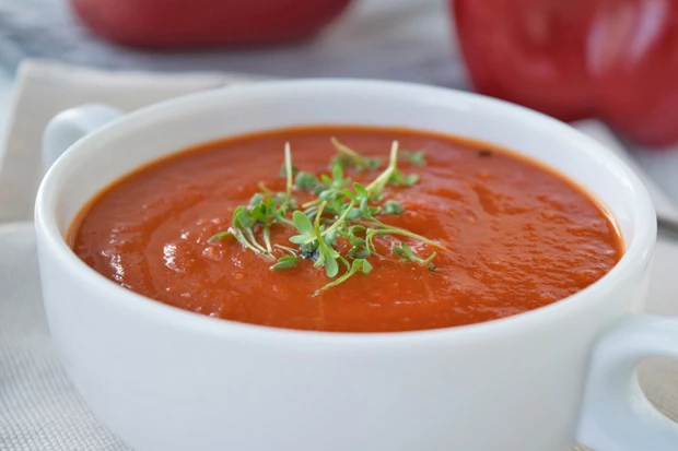 Paprikasuppe mit Chili
