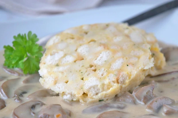 Schwammerlsauce mit Kn&ouml;del