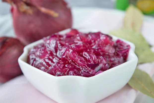 Zwiebel Chutney mit roten Zwiebeln