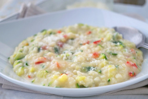 Zucchini Risotto mit Tomaten