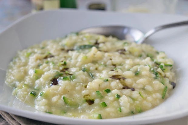 Zucchini Risotto mit K&uuml;rbiskern&ouml;l