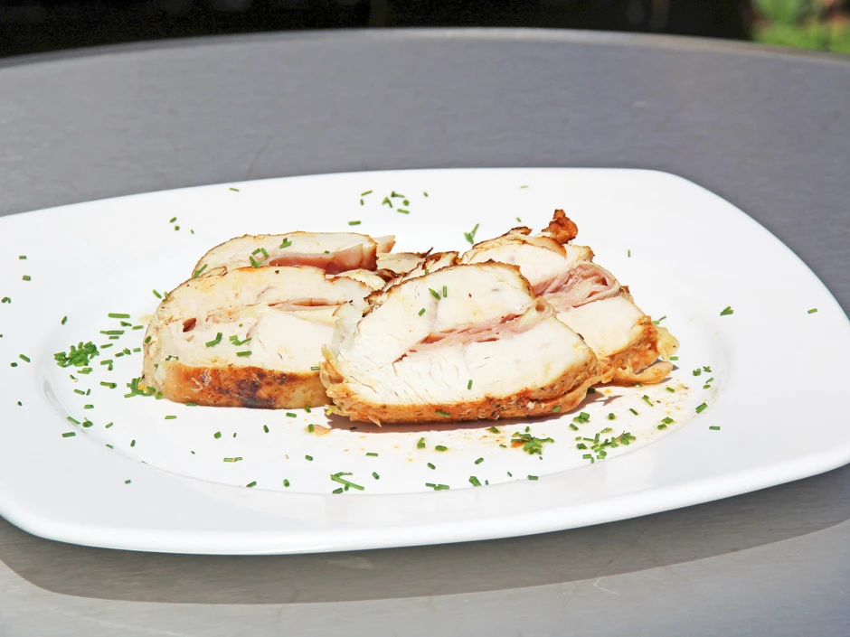 Gef&uuml;llte Putenbrust mit Schinken und K&auml;se