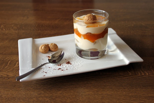 Einfaches Marillentiramisu