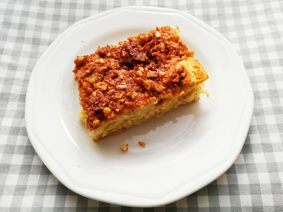 Blechkuchen mit Nüssen