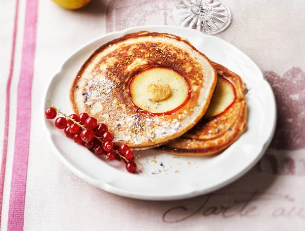 Pancakes mit Chai K&uuml;sschen & Gew&uuml;rz-Bl&uuml;ten
