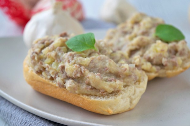 Knoblauch-Fleisch-Aufstrich