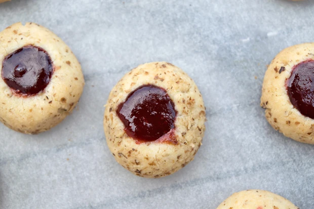 Haselnusskekse mit Marmelade