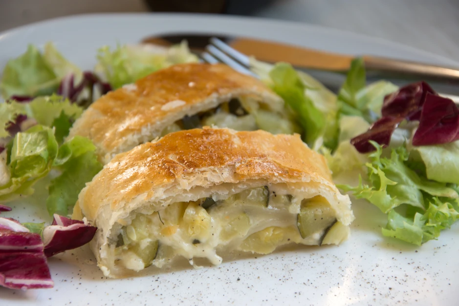 Bl&auml;tterteigstrudel