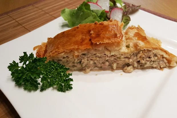 Blätterteigstrudel mit Thunfisch