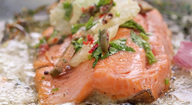 Gebratene Fischfilets mit Kapern-Zitronen