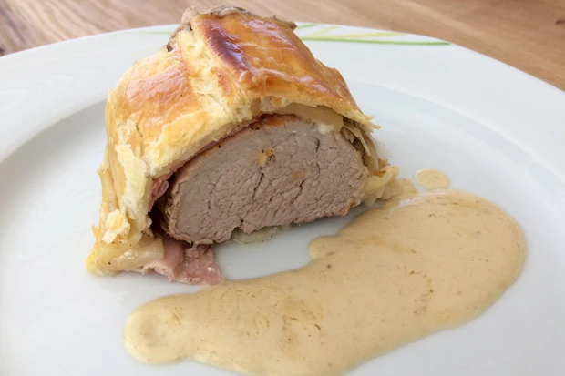 Schweinslungenbraten im Bl&auml;tterteig