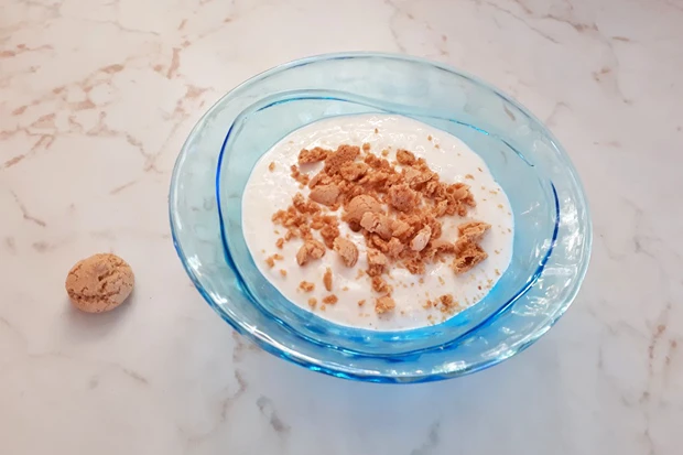 Joghurt-Amaretto-Creme