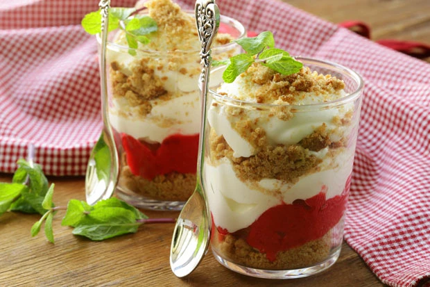 Erdbeer-Tiramisu im Glas